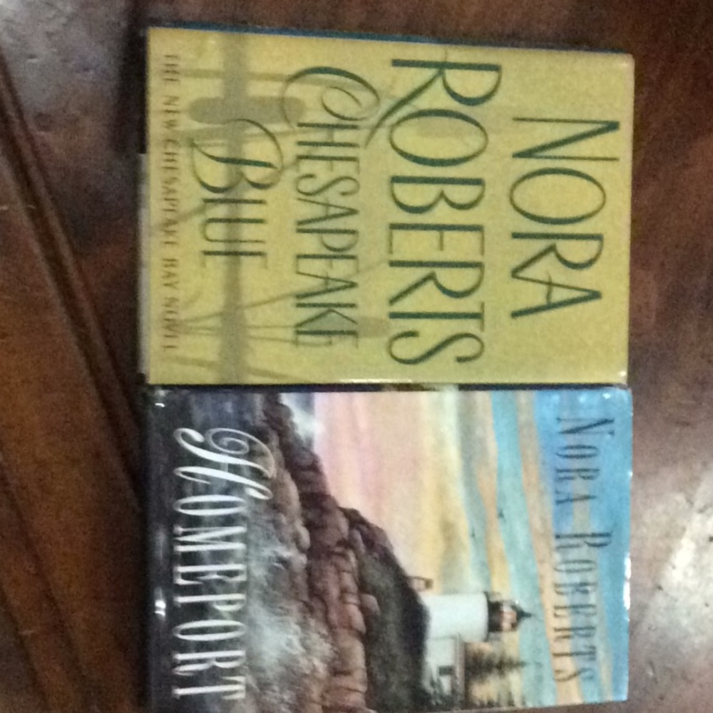 2 Nora Roberts hardbacks Chesapeake Blue/ Homeport